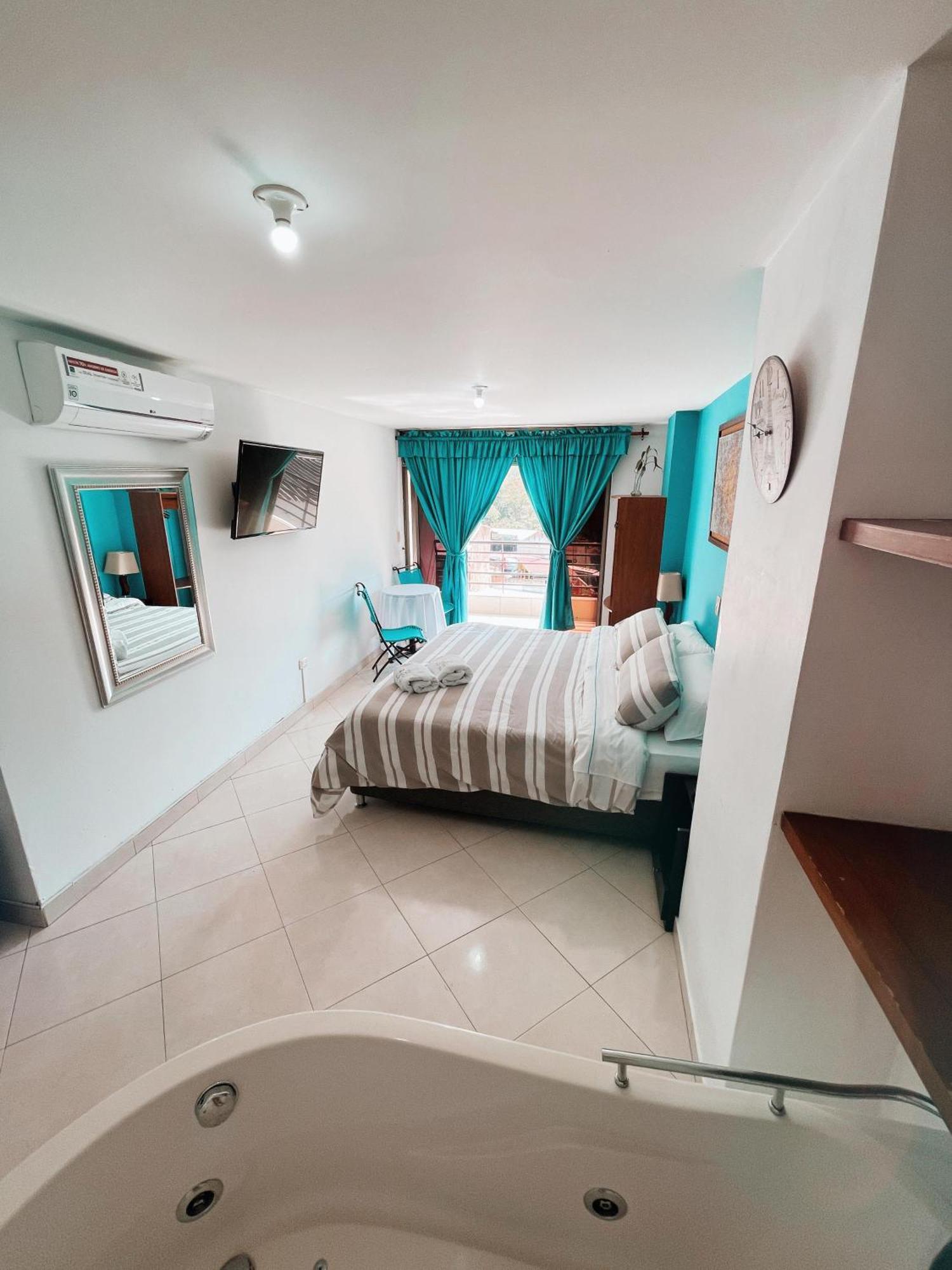 Hotel Puerto Bahia 산힐 외부 사진