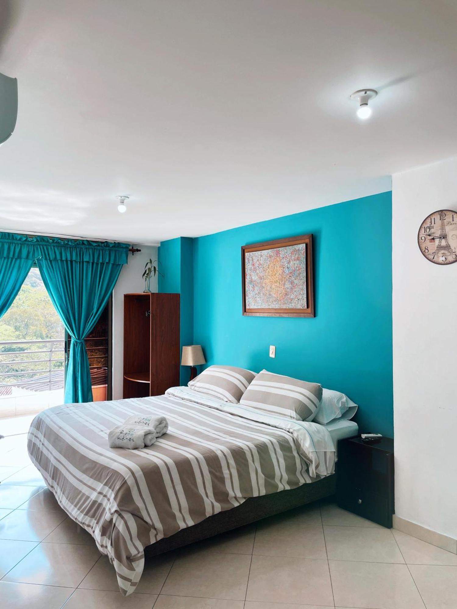 Hotel Puerto Bahia 산힐 외부 사진