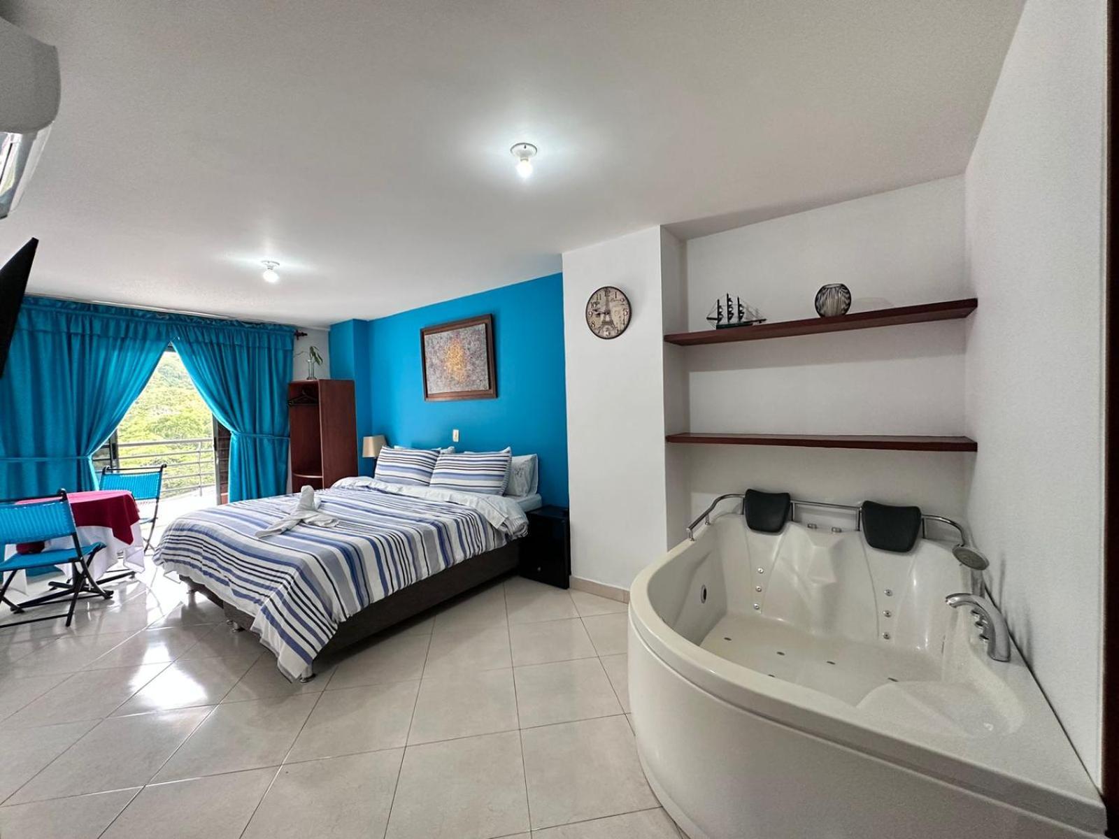 Hotel Puerto Bahia 산힐 외부 사진