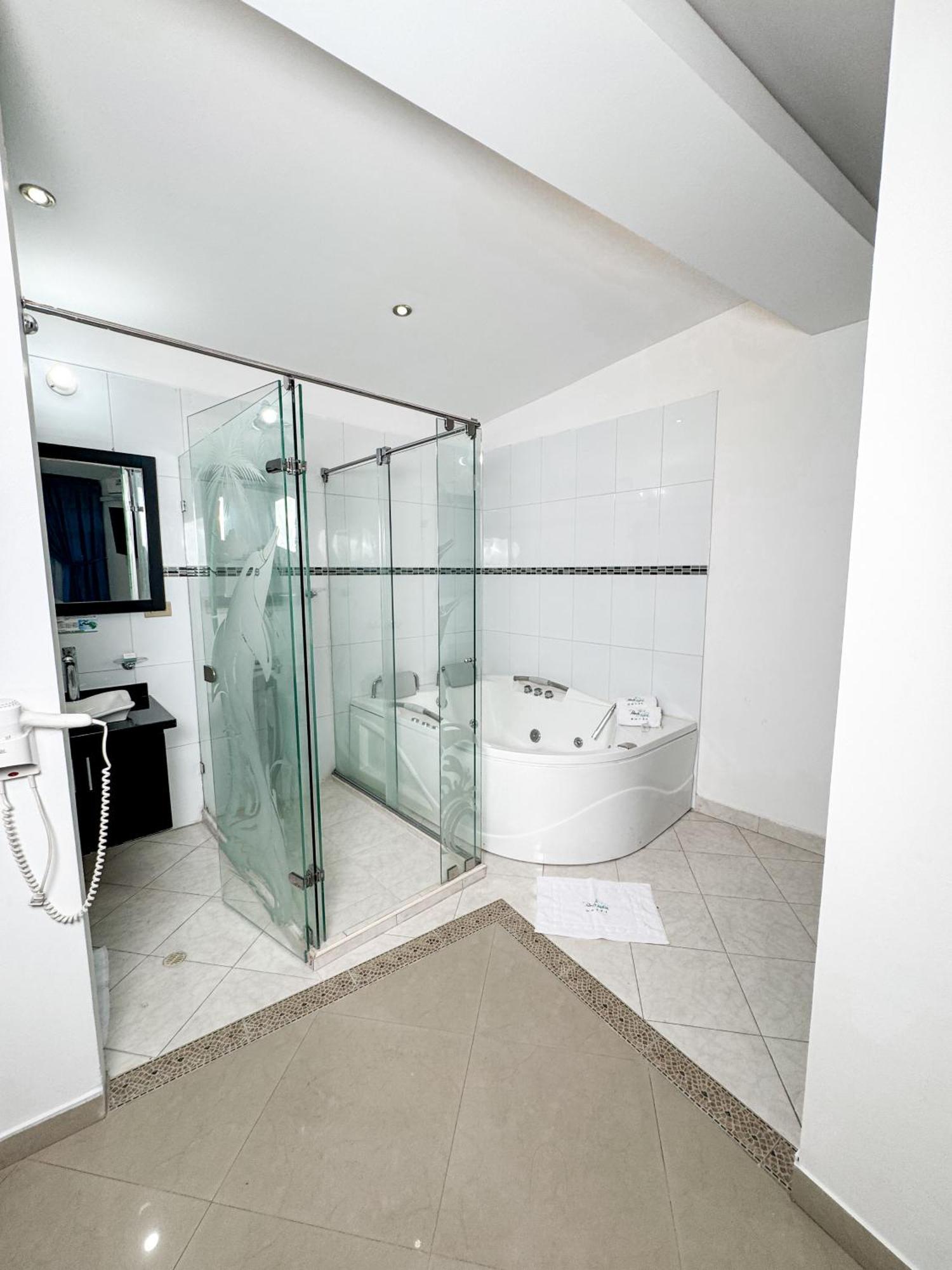 Hotel Puerto Bahia 산힐 외부 사진