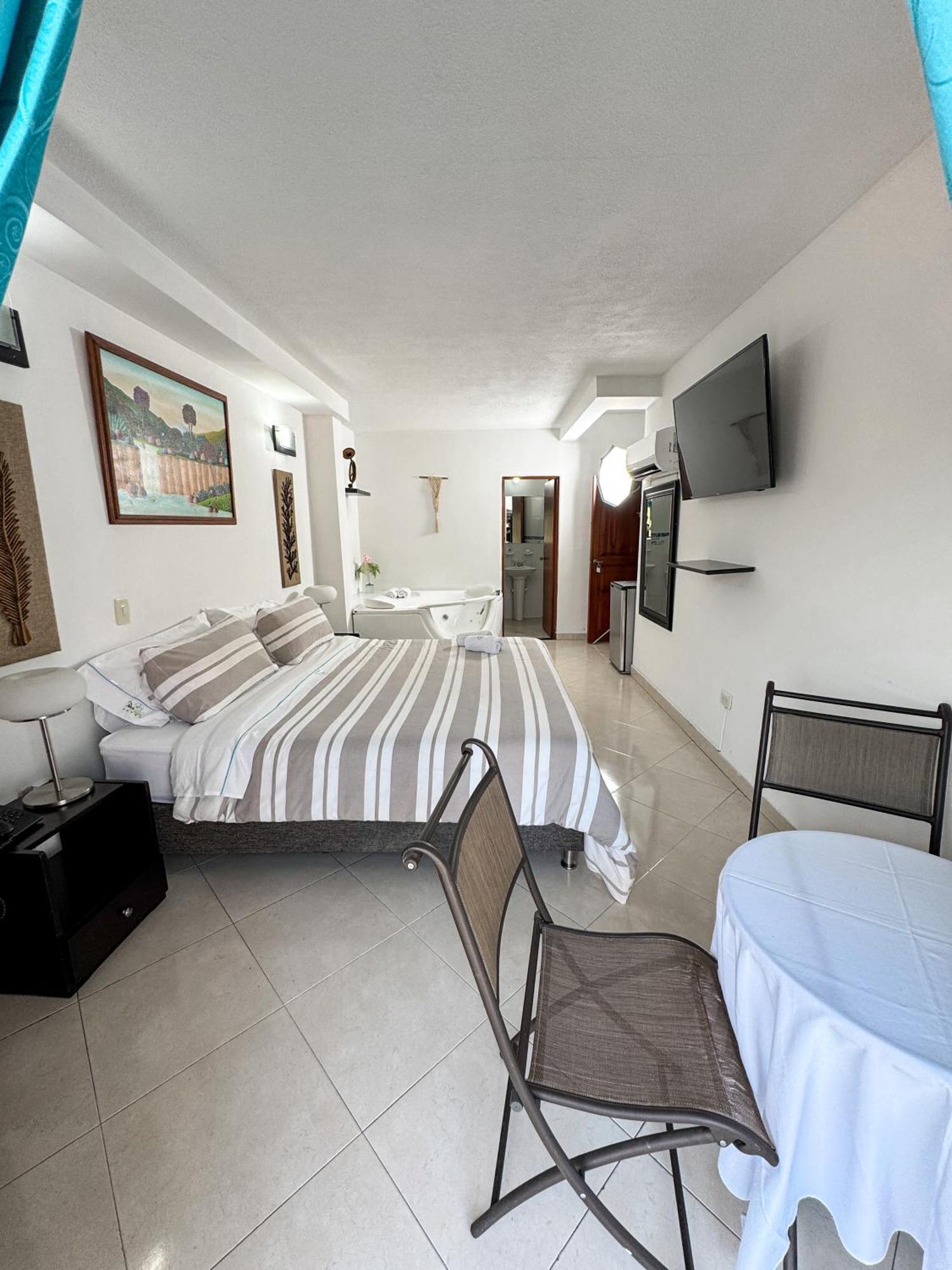 Hotel Puerto Bahia 산힐 외부 사진