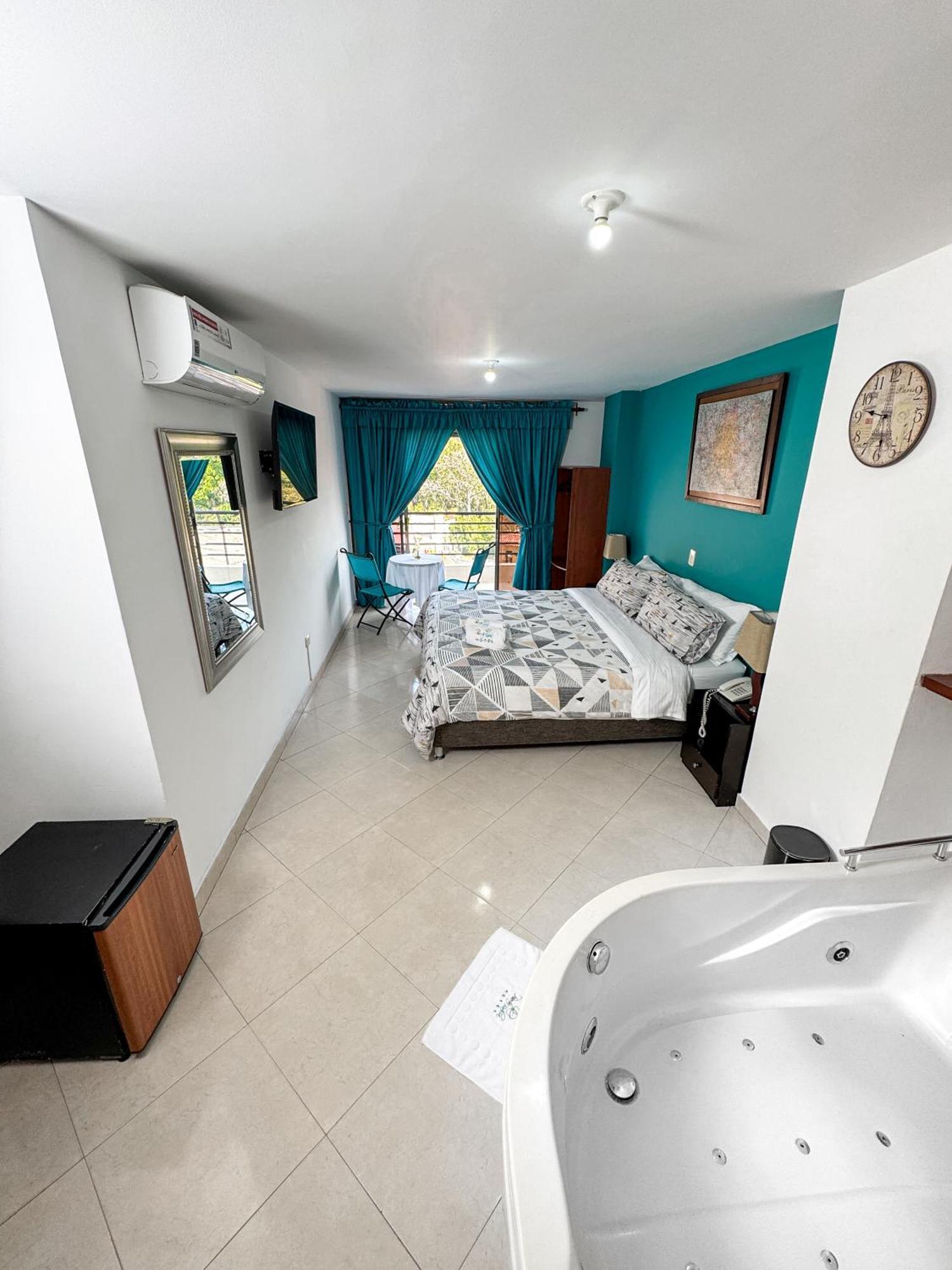 Hotel Puerto Bahia 산힐 외부 사진