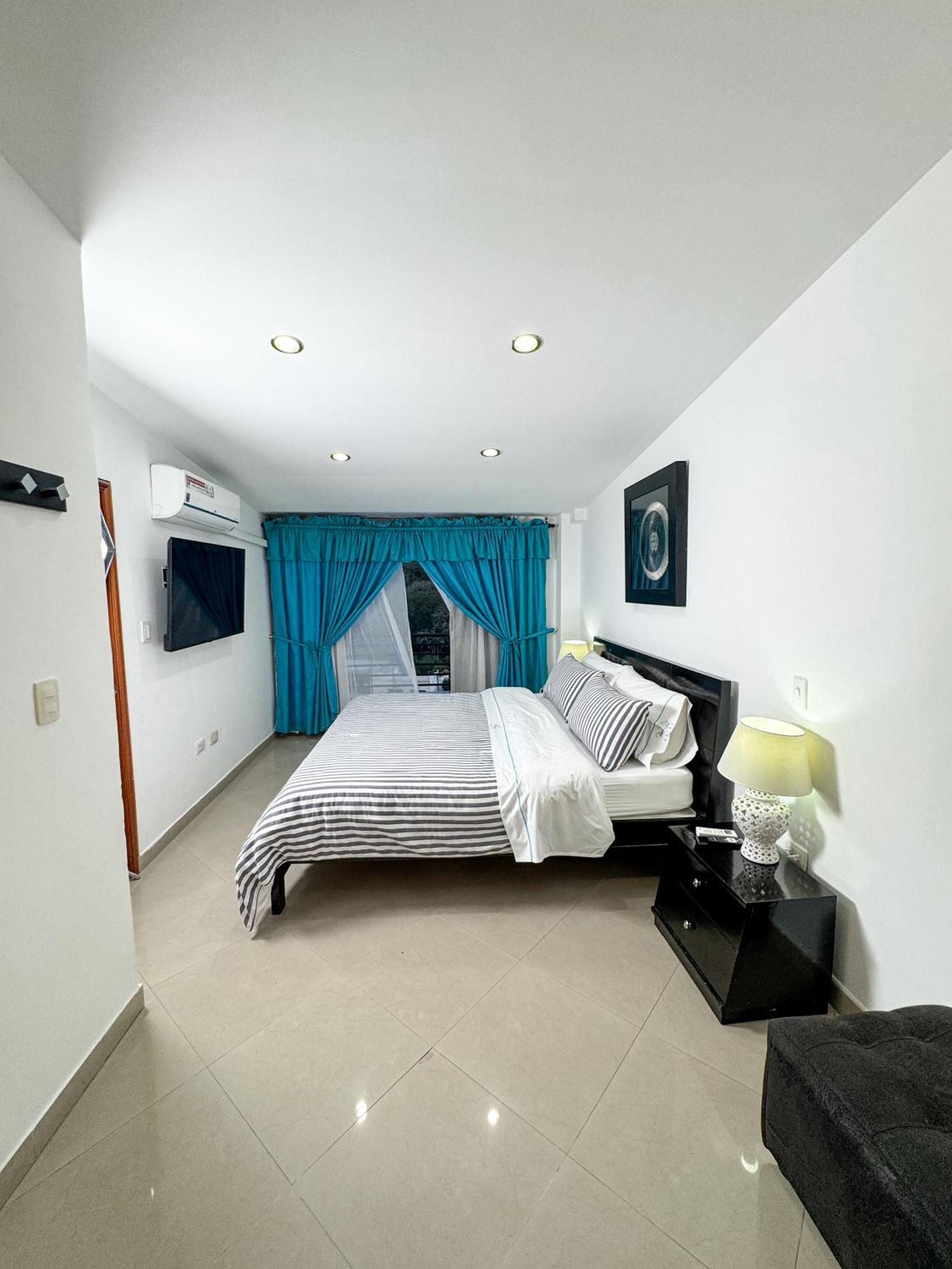 Hotel Puerto Bahia 산힐 외부 사진