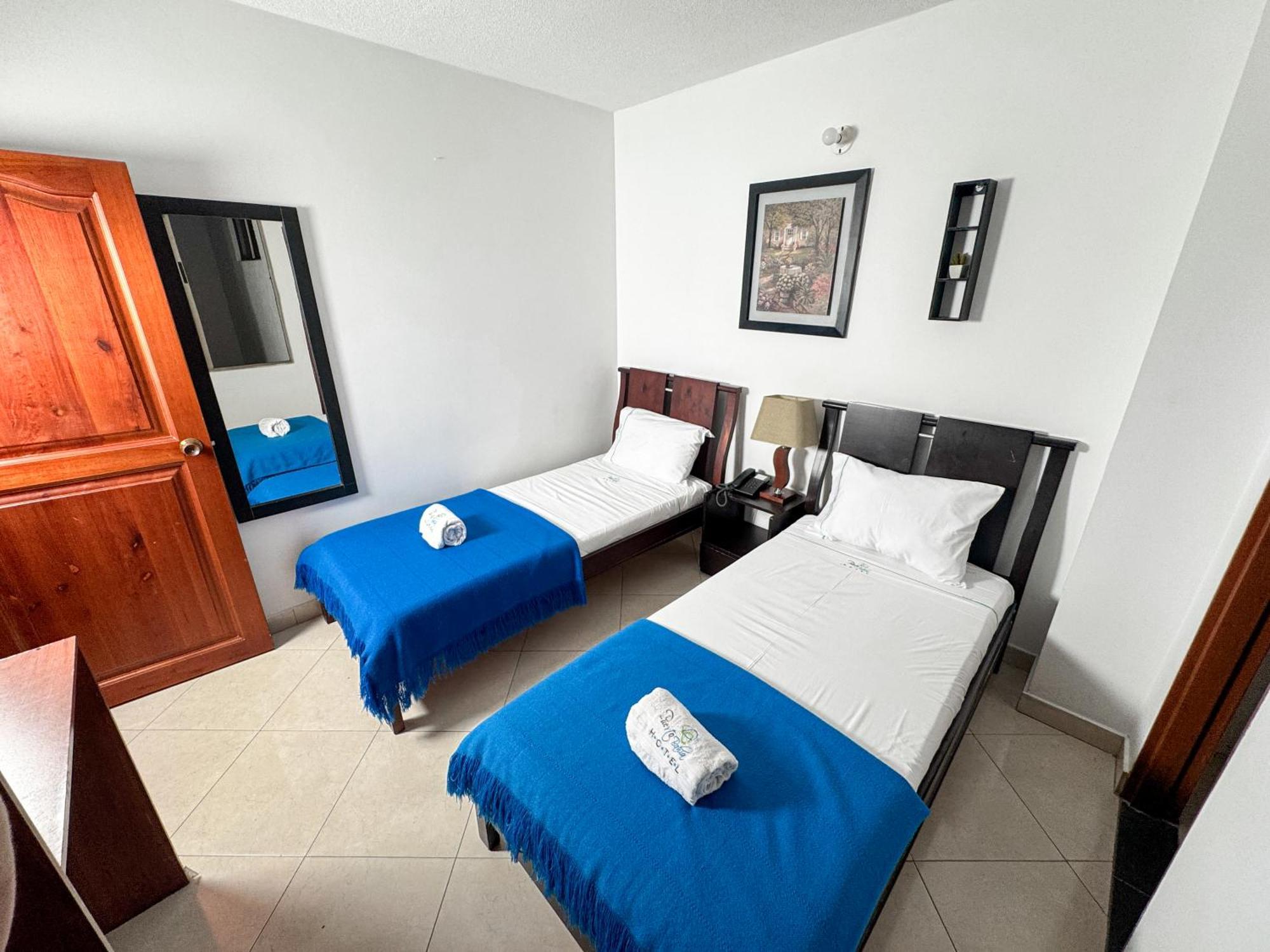 Hotel Puerto Bahia 산힐 외부 사진